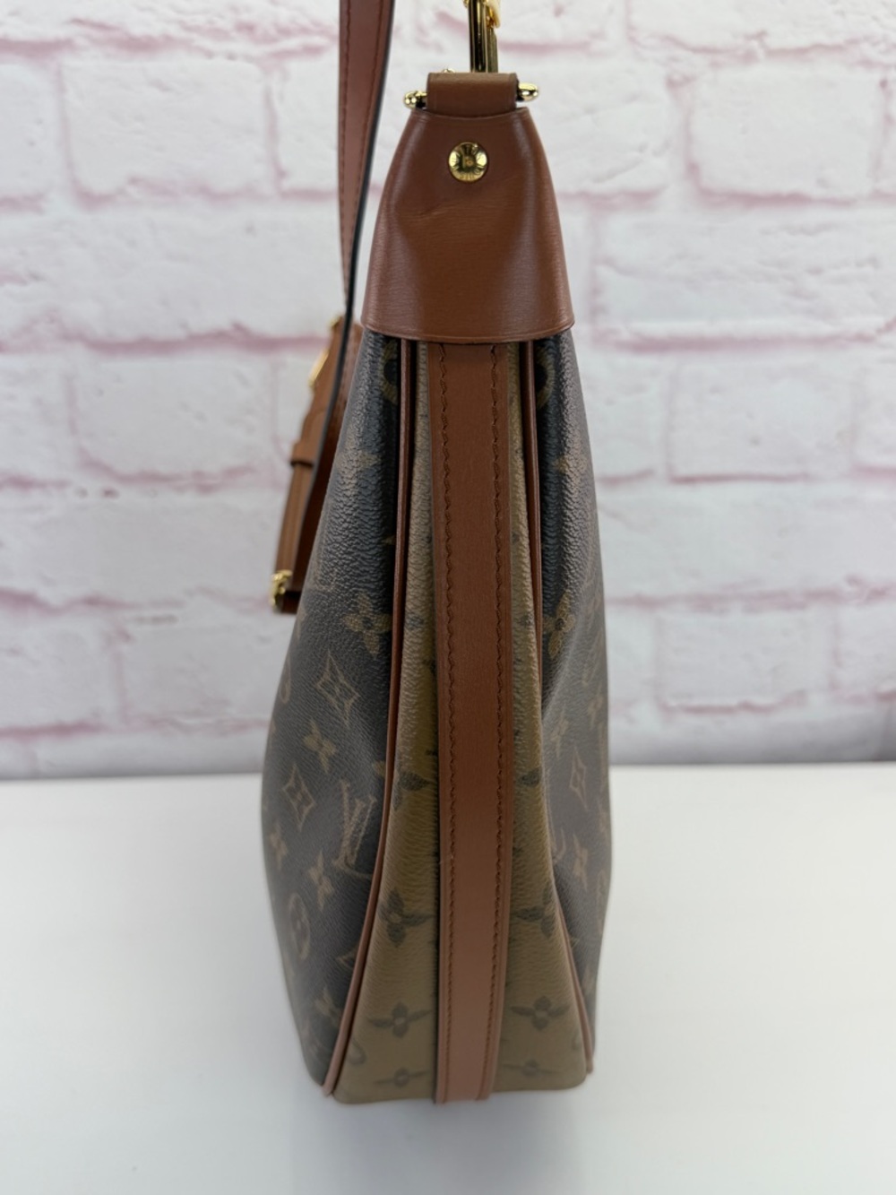 Louis Vuitton Loop Monogram Reverse Canvas Shoulder Hobo Gold Chain and Pouch - Picture 6 of 15
